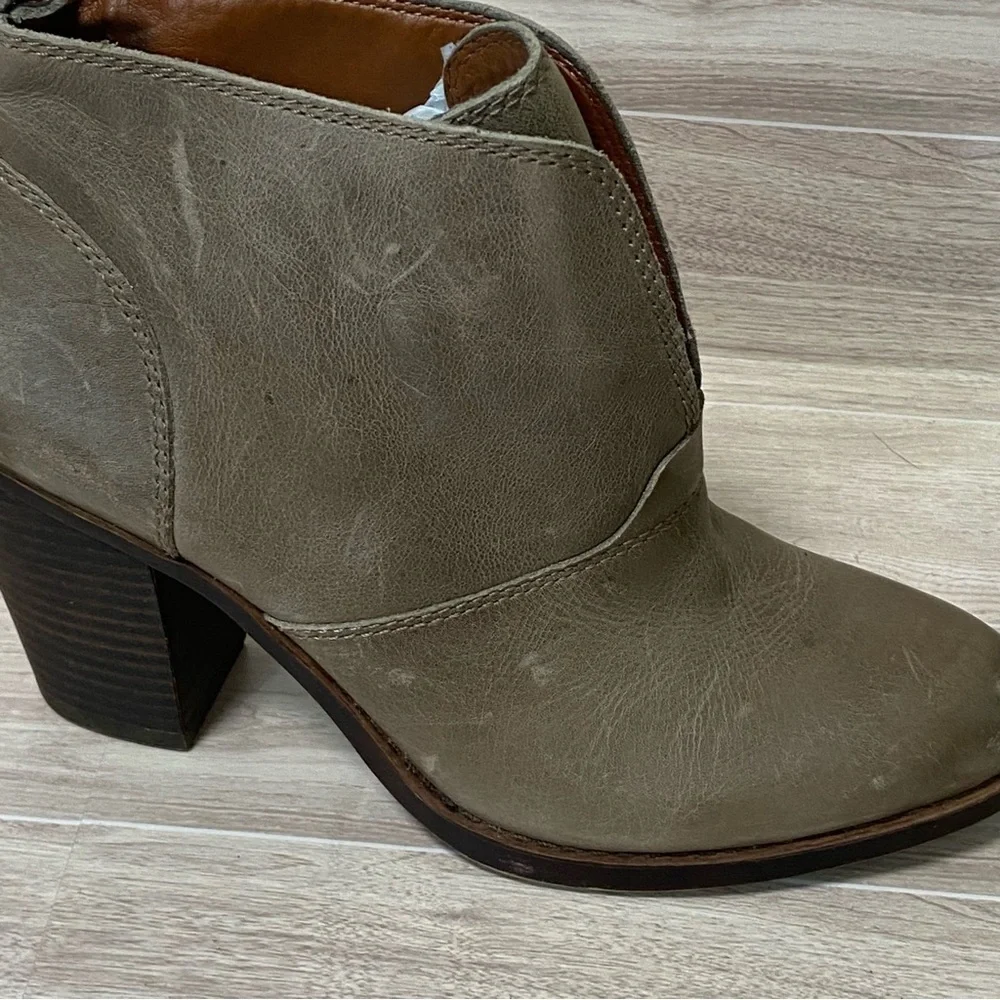 LUCKY BRAND / Ehllen Leather Ankle Boots Taupe Size 9